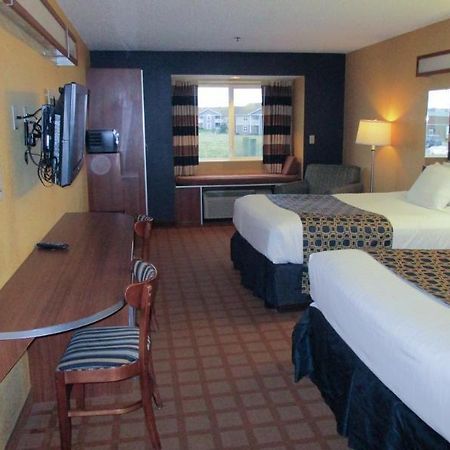 Quality Inn & Suites Watertown Fort Drum Calcium Eksteriør billede