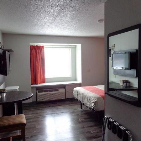 Quality Inn & Suites Watertown Fort Drum Calcium Eksteriør billede