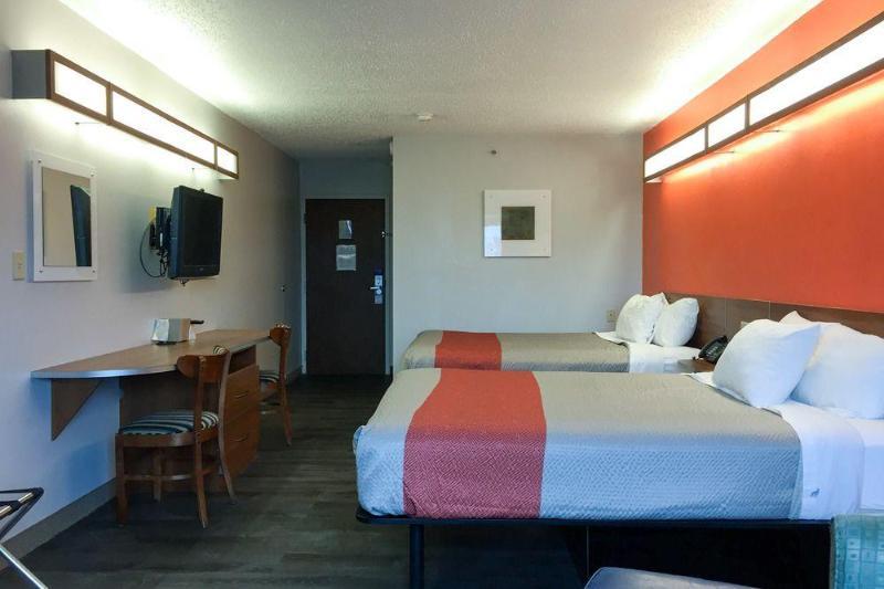 Quality Inn & Suites Watertown Fort Drum Calcium Eksteriør billede